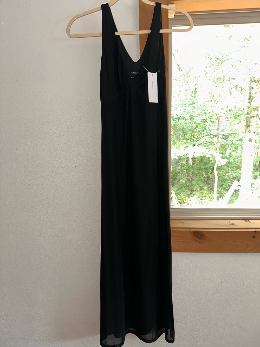 ReoRia Black Sleeveless Maxi Dress